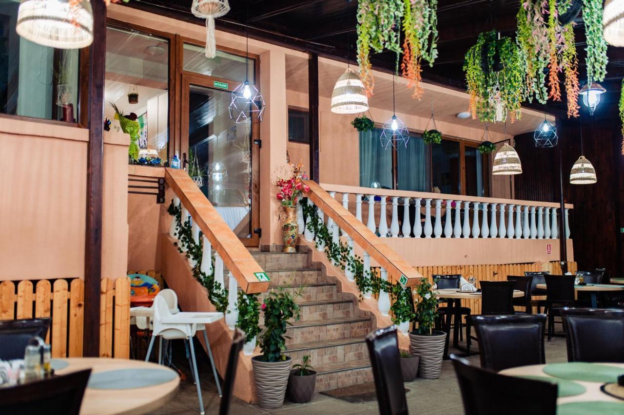 Hotel Roxy & Maryo- Restaurant -Terasa- Loc De Joaca Pentru Copii -Parcare Gratuita Eforie Nord Ngoại thất bức ảnh